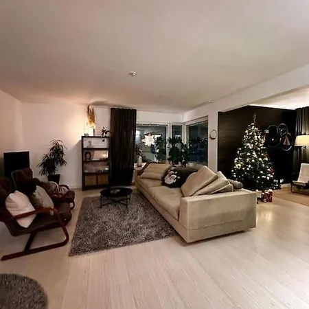Luxury Penthouse In Center Apartman
